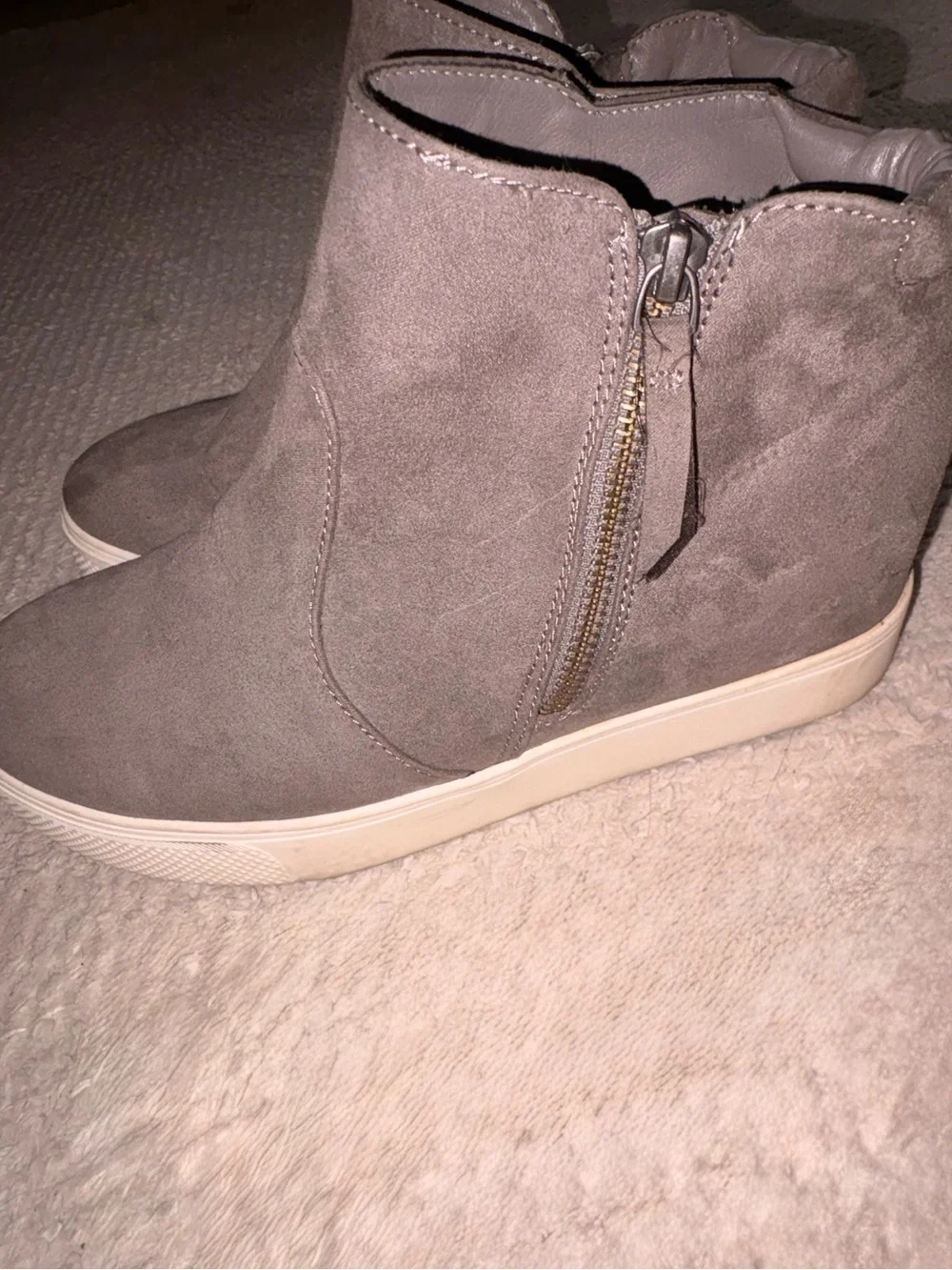 Women’s Slip-On Suede High-Top Heeled Sneakers - Gray